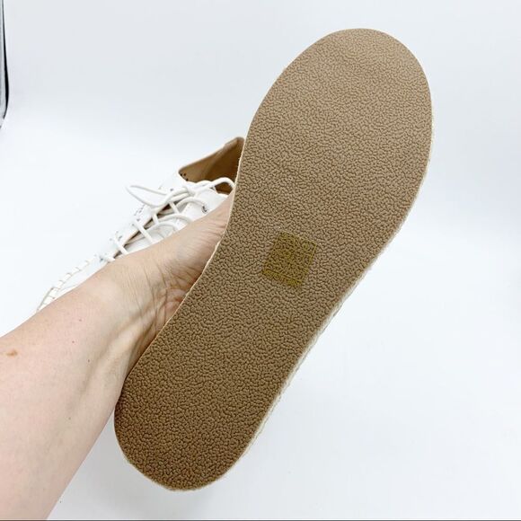 Journee Collection Womens Razili White‎ Faux Leather Espadrilles Shoes NWOB - Picture 11 of 12